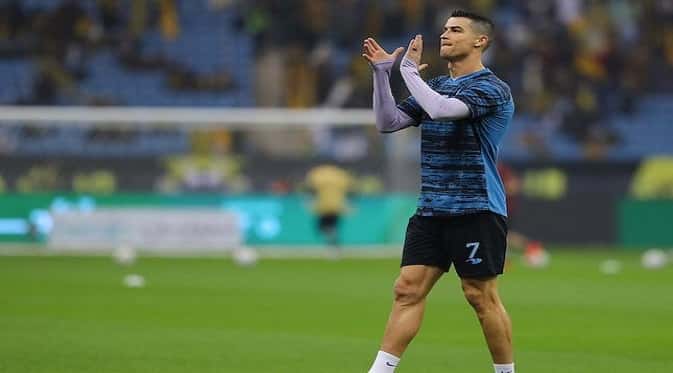 CRISTIANO RONALDO SULIT MENANG